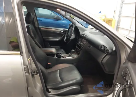 2004 Mercedes-Benz C 230 Kompressor Sport/Sport z USA, uszkodzony, nr VIN WDBRF40J04A581570